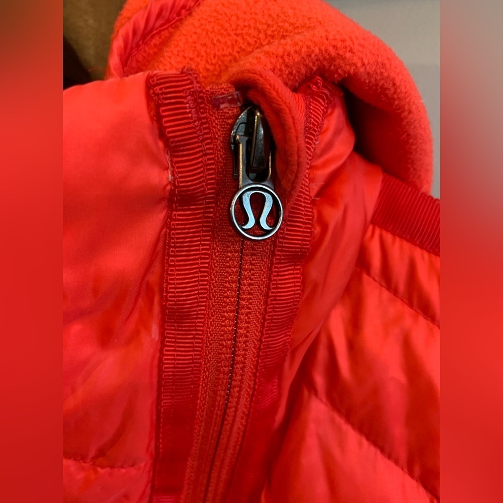 NWOT Lululemon Red Fall/Spring Jacket for Runners - Picture 8 of 16